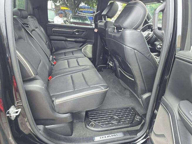 RAM 1500 Najwyższa wersja wyposażenia LIMITED / 4x4 / niski przebieg