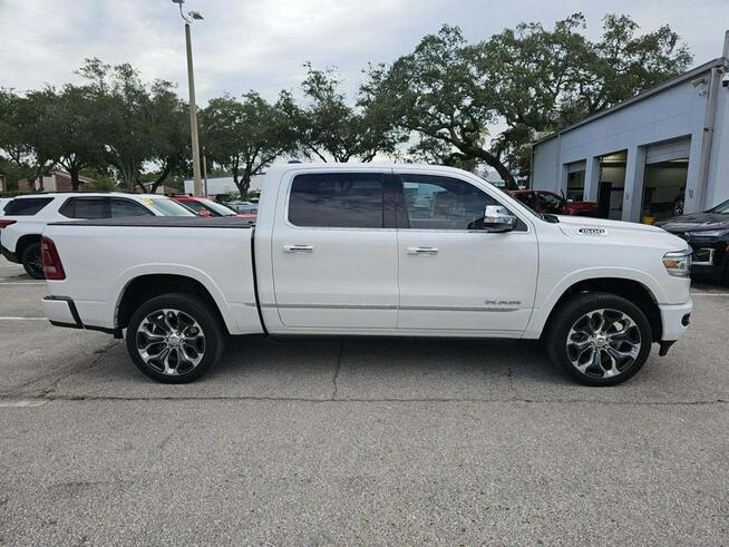 RAM 1500 Najwyższa wersja wyposażenia LIMITED / HEMI / 4x4