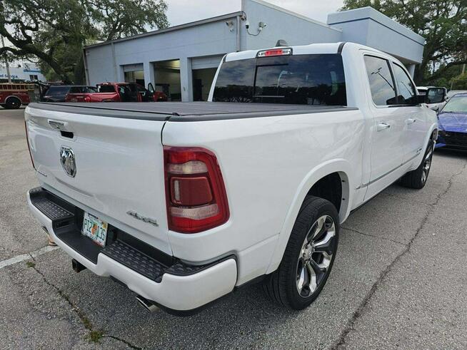 RAM 1500 Najwyższa wersja wyposażenia LIMITED / HEMI / 4x4