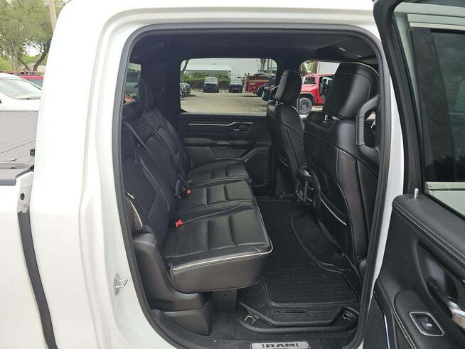 RAM 1500 Najwyższa wersja wyposażenia LIMITED / HEMI / 4x4