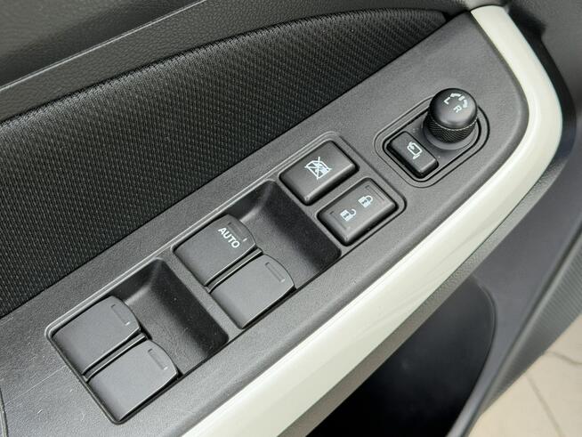 Suzuki Swift 1.0 / 112 KM HYBRID LED Nawigacja Kamera Asystent Pasa Grzane Fotele