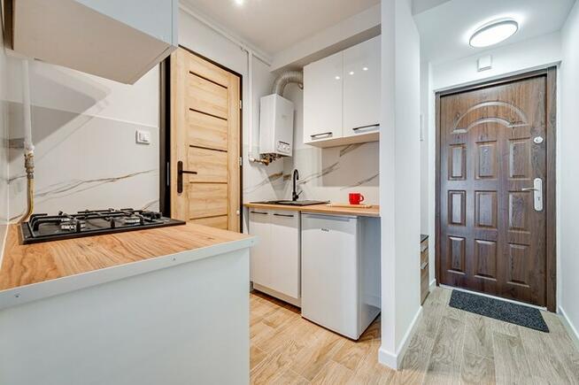 Jasna kawalerka, 28 m2, balkon - Korfantego 8