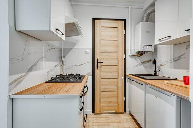 Jasna kawalerka, 28 m2, balkon - Korfantego 8