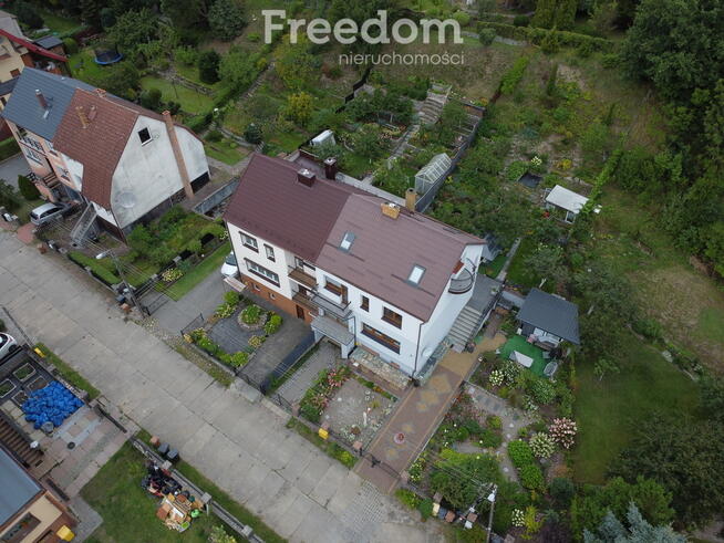 Solidny, zadbany bliźniak z działką 592 m²