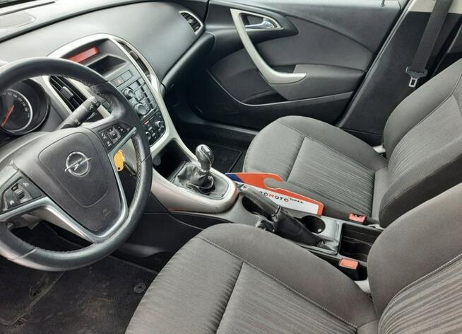 Opel Astra 1.4 benzyna na łańcuchu rozrzad ważne opłaty