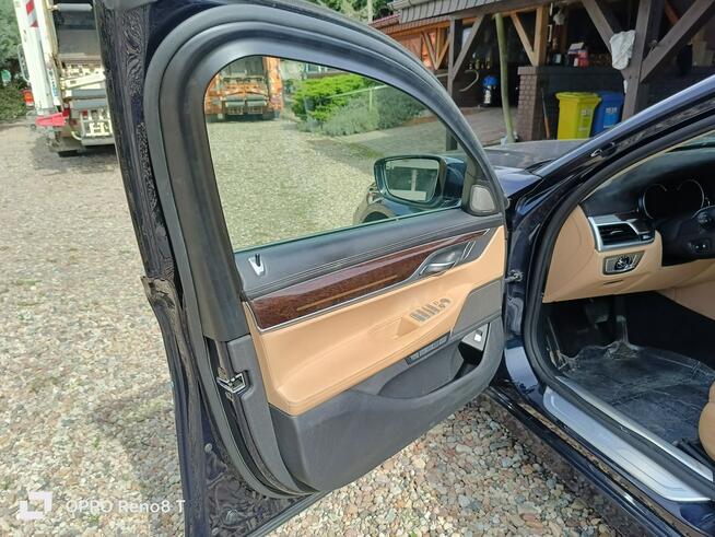 BMW 750