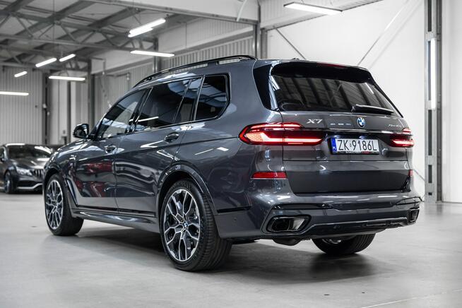 BMW X7 xDrive40d. Individual. Gwarancja 12.2028. Specyfikacja 675 tys. zł.