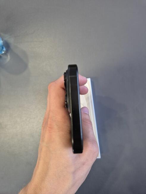 Syndyk sprzeda Iphone 16 Pro Max 256 GB Black