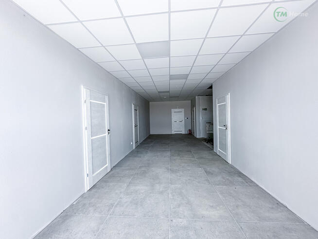 Budynek prod.-handl. z biurami | 1240 m²