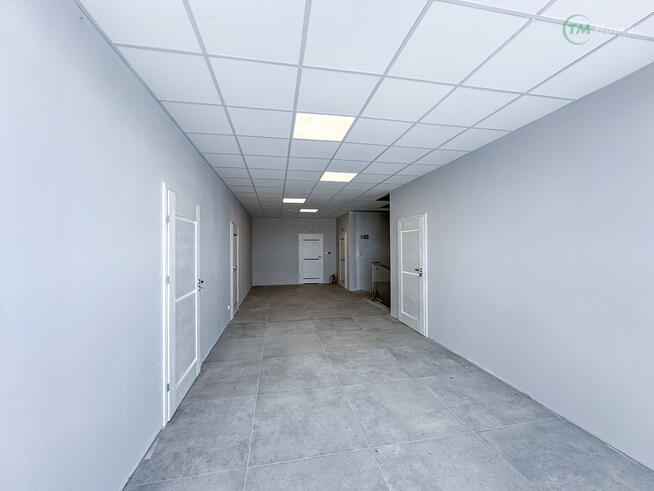 Budynek prod.-handl. z biurami | 1240 m²