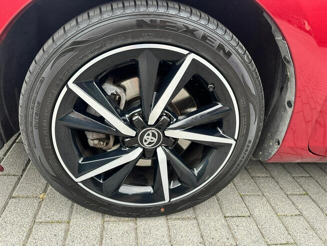Toyota Auris 1.8 Hybryda Kamera cofania KeyLess Zarejestrowany Grzane fotele