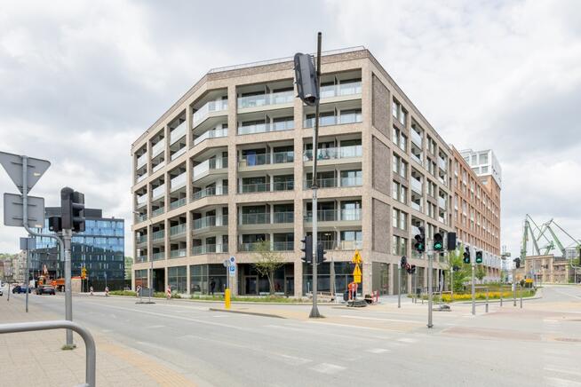 Studio blisko GUMed i PG | faktura VAT 23%