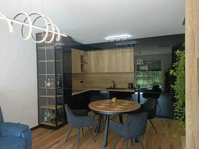 NOWOCZESNE MIESZKANIE 67 m² Z OGRÓDKIEM 48 m² – WYSOKI STAND