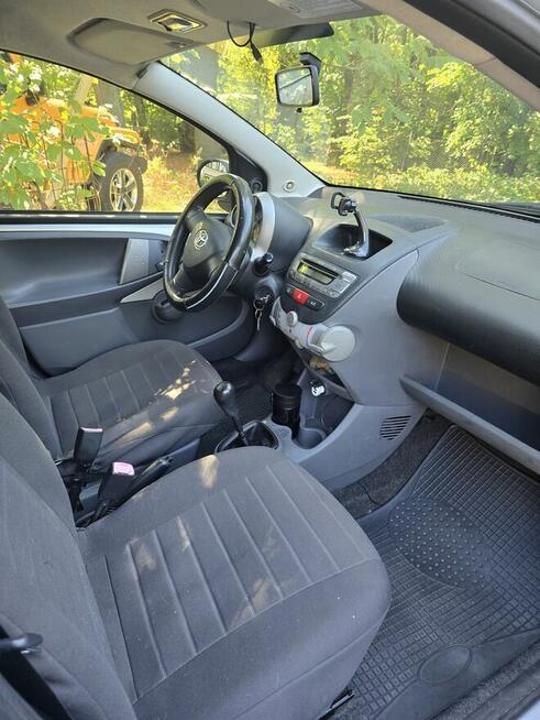 Sprzedam Toyotę Aygo w dobrym stanie.
