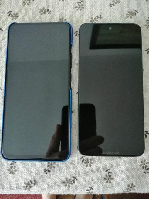 MOTOROLA MOTO G7 i HUAWEI P SMART Z