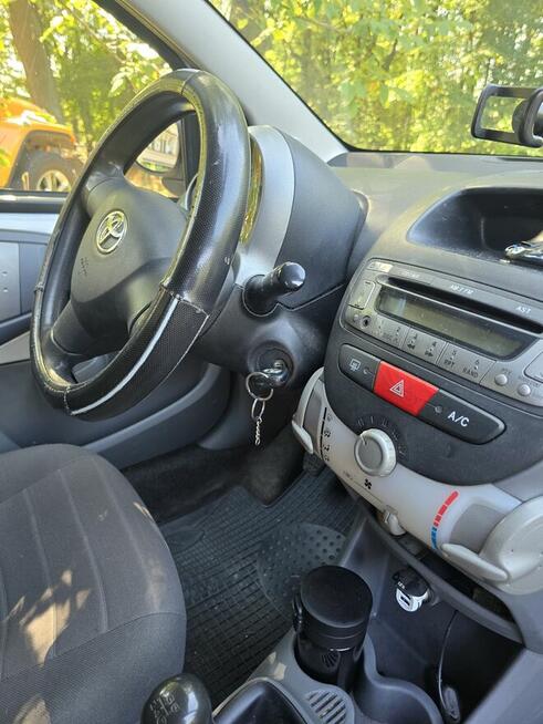 Sprzedam Toyotę Aygo w dobrym stanie.