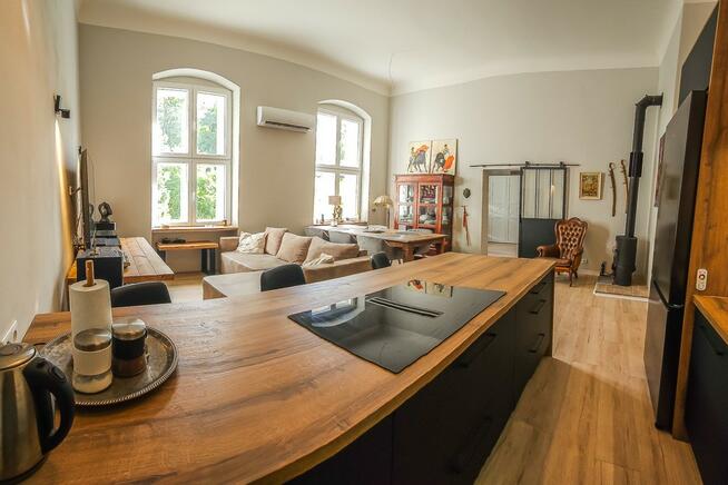 Pałacowe 70 m² z ogrodem i 87 m² piwnicą