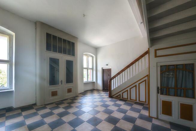 Pałacowe 70 m² z ogrodem i 87 m² piwnicą