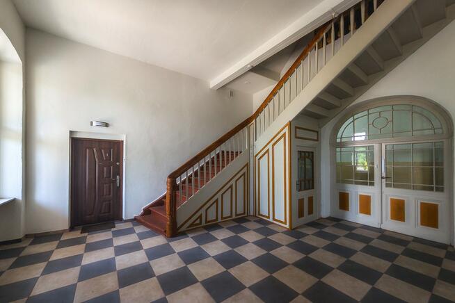 Pałacowe 70 m² z ogrodem i 87 m² piwnicą