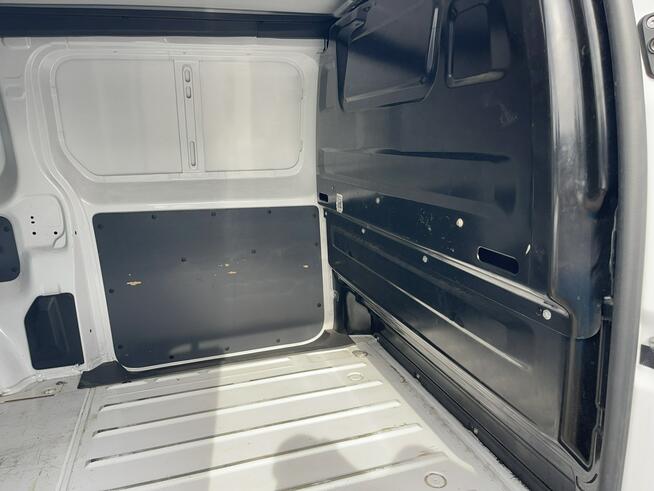 Opel Vivaro Blaszak Zabudowa Czujniki park. Klimatyzacja