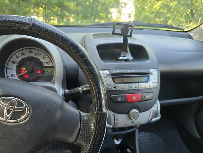 Sprzedam Toyotę Aygo w dobrym stanie.