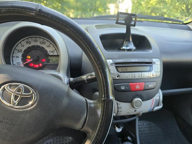 Sprzedam Toyotę Aygo w dobrym stanie.