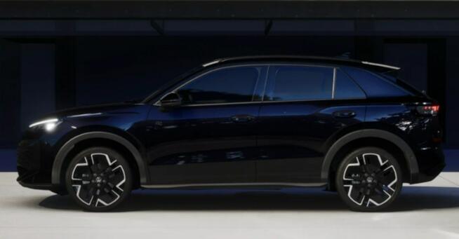 Volkswagen T-Roc R-Line 1.5 eTSI 150KM automat DSG Reflektory IQ. Light Led Matrix Tech