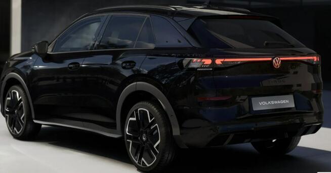 Volkswagen T-Roc R-Line 1.5 eTSI 150KM automat DSG Reflektory IQ. Light Led Matrix Tech