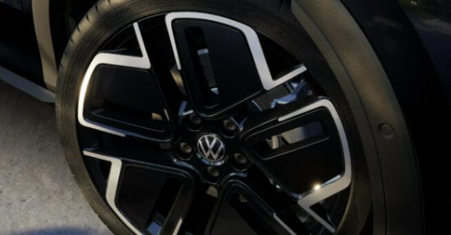 Volkswagen T-Roc R-Line 1.5 eTSI 150KM automat DSG Reflektory IQ. Light Led Matrix Tech