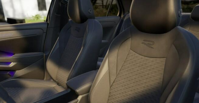 Volkswagen T-Roc R-Line 1.5 eTSI 150KM automat DSG Reflektory IQ. Light Led Matrix Tech