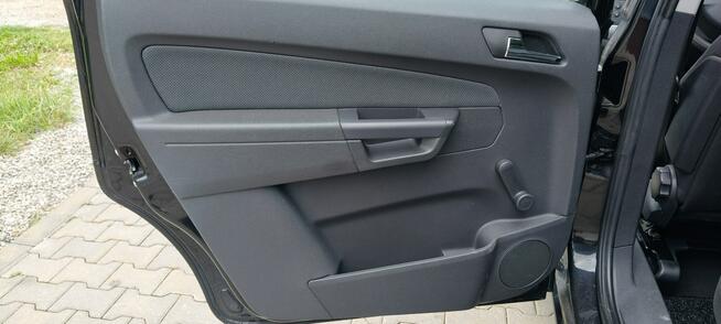 Opel Zafira 7- osób Benz , Klima , alu 17" Hak