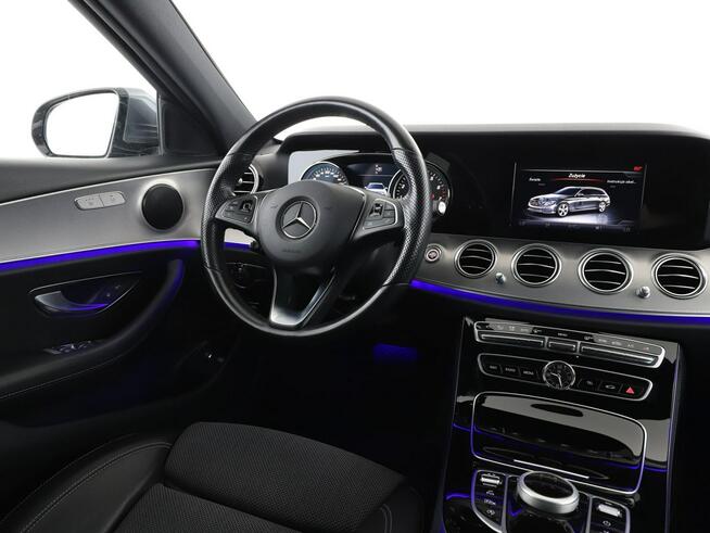 Mercedes E 200 full led navi kamera grzane fotele hak automat