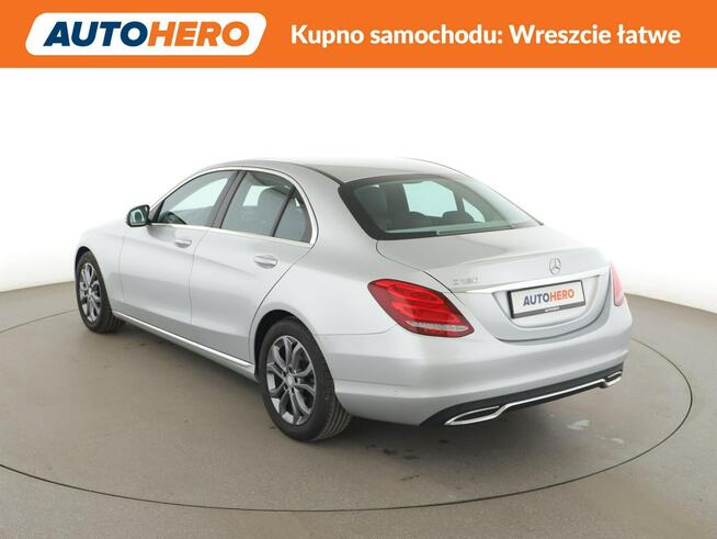 Mercedes C 180 automat full LED szyberdach navi klima auto grzane fotele kamera i czu