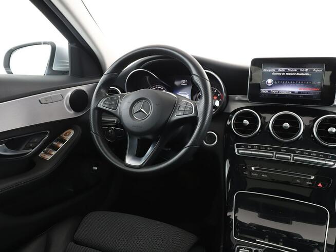 Mercedes C 180 automat full LED szyberdach navi klima auto grzane fotele kamera i czu