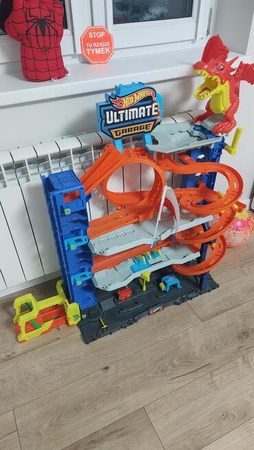 HOT WHEELS Mega Garaż Parking Atak smoka