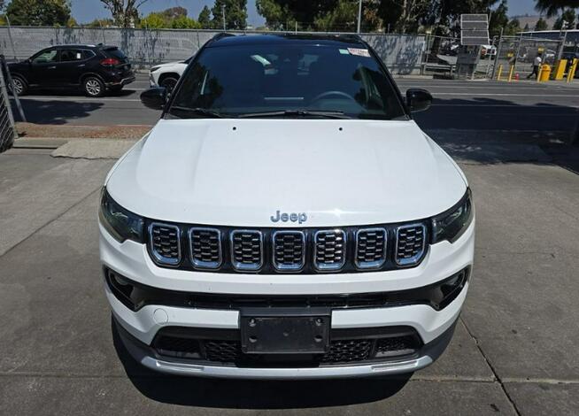 Jeep Compass LIMITED / AWD / niski przebieg
