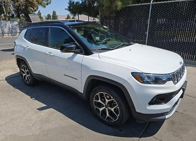 Jeep Compass LIMITED / AWD / niski przebieg
