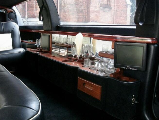 Lincoln Town Car 4,6 223 KM 9 Osób Max Długi Vat 23% Zapraszamy !!!