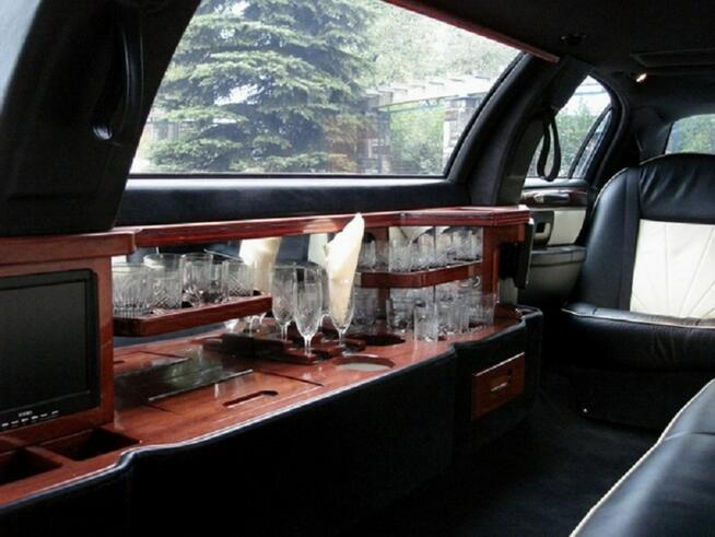 Lincoln Town Car 4,6 223 KM 9 Osób Max Długi Vat 23% Zapraszamy !!!