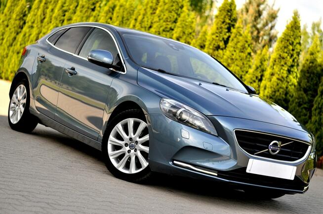 Volvo V40 1,6 Hdi 115KM Panorama Xenon Led Digital Kamera Navi Skóra Full Opcja