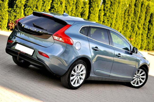 Volvo V40 1,6 Hdi 115KM Panorama Xenon Led Digital Kamera Navi Skóra Full Opcja
