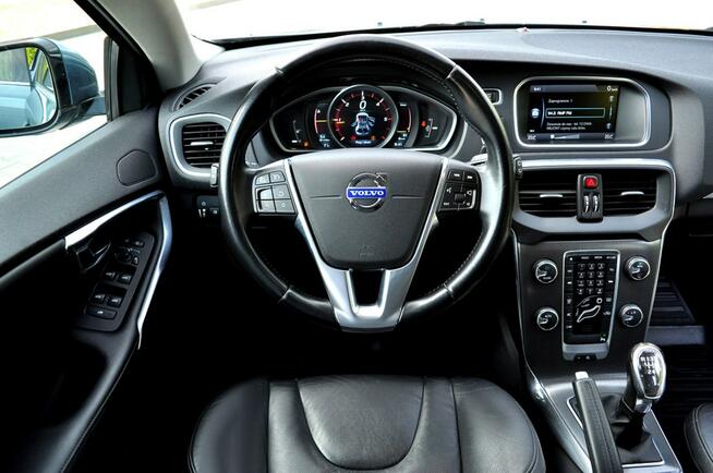 Volvo V40 1,6 Hdi 115KM Panorama Xenon Led Digital Kamera Navi Skóra Full Opcja