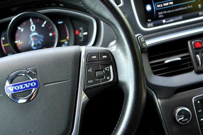 Volvo V40 1,6 Hdi 115KM Panorama Xenon Led Digital Kamera Navi Skóra Full Opcja