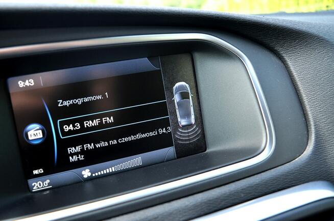 Volvo V40 1,6 Hdi 115KM Panorama Xenon Led Digital Kamera Navi Skóra Full Opcja