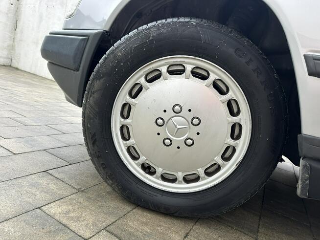 w124 automat 2.6 benzyna 6 cylindrów spr z Niemiec zarejestrowy