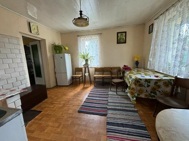 Siedlisko z zadbanym domem i budynkami na działce 2800 m², Z