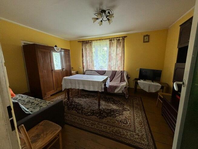 Siedlisko z zadbanym domem i budynkami na działce 2800 m², Z