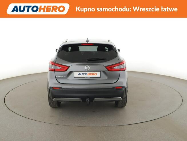 Nissan Qashqai led skora navi kamera auto klima