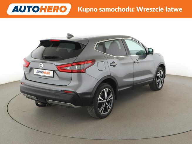 Nissan Qashqai led skora navi kamera auto klima