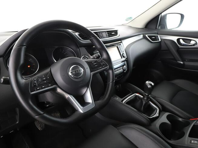 Nissan Qashqai led skora navi kamera auto klima